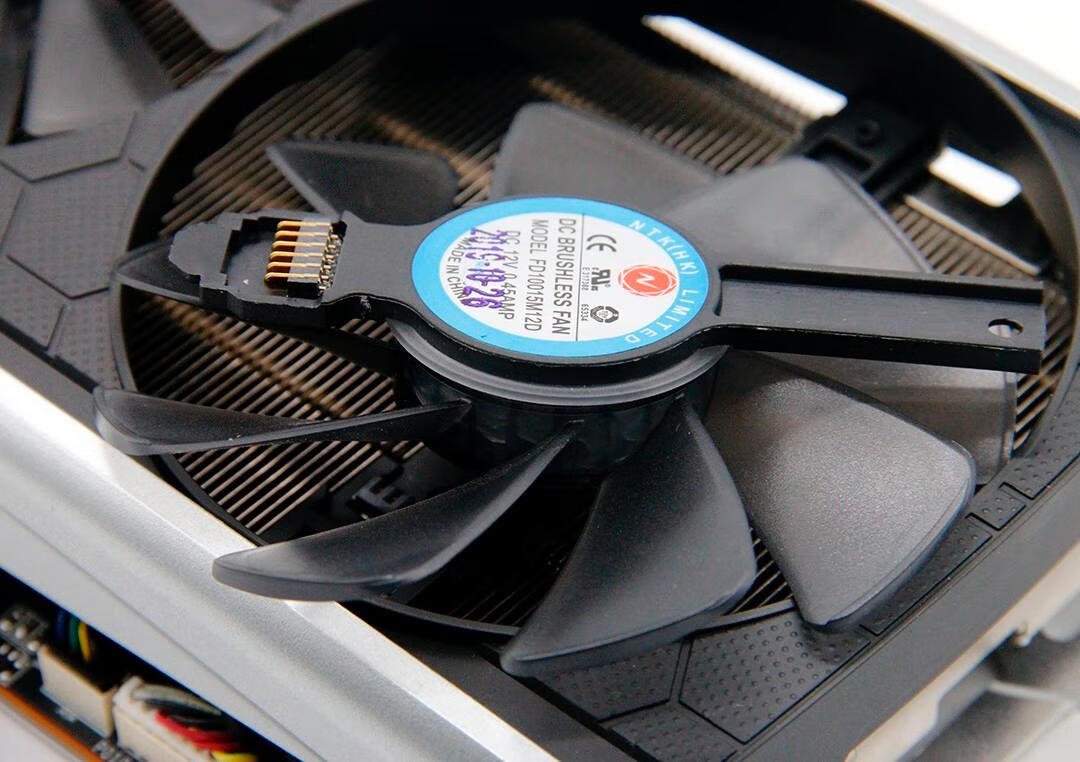 蓝宝石5700xt白金版,蓝宝石rx5700xt白金版 完全体5700xt,蓝宝石rx 5700xt超白金极光版开箱