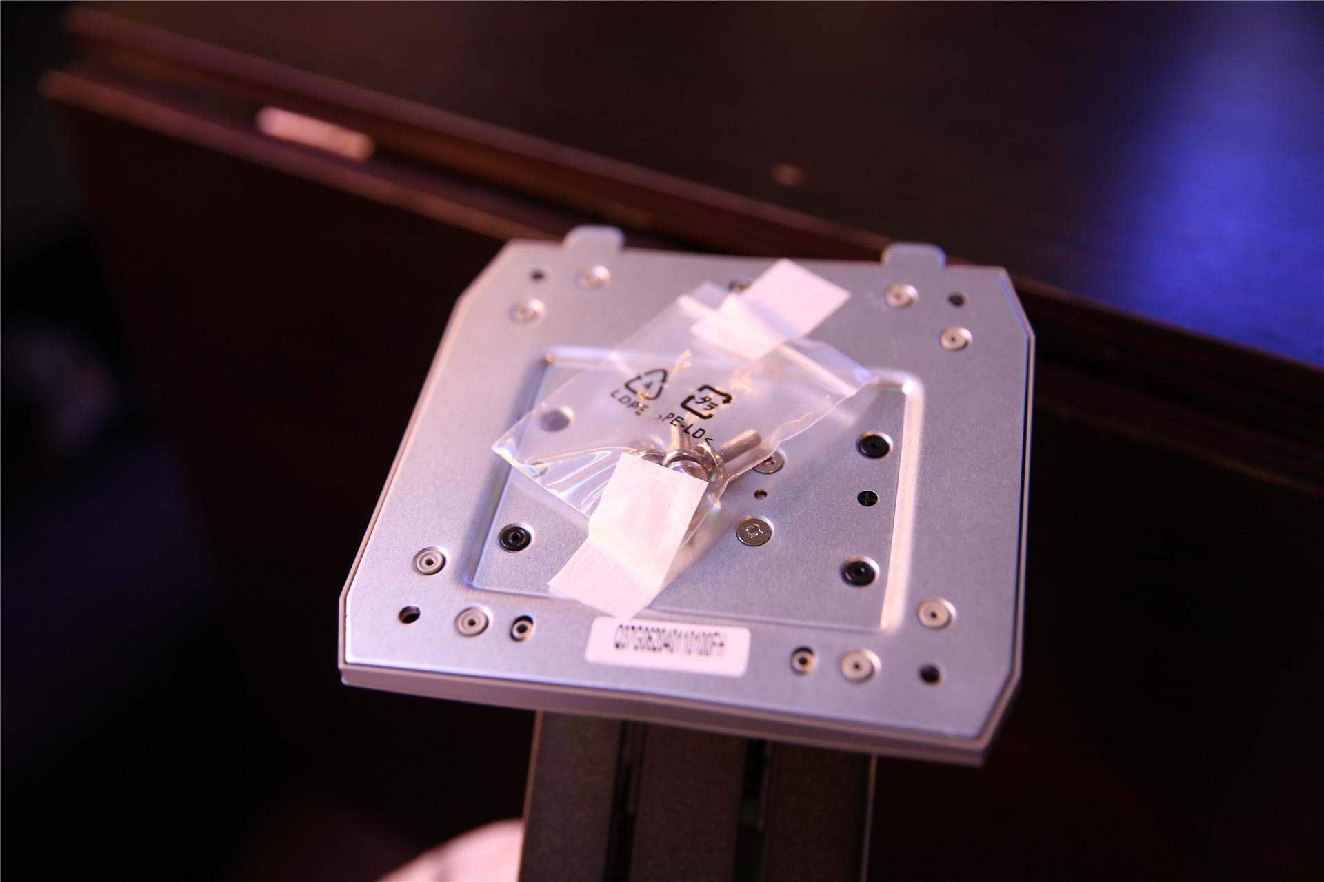 该说不说的这32寸144HZ显示器确实有点牛逼