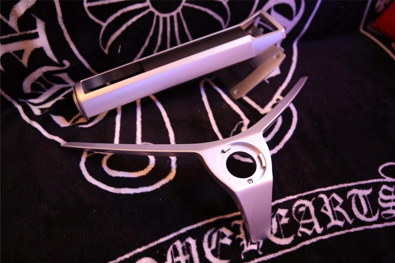 该说不说的这32寸144HZ显示器确实有点牛逼