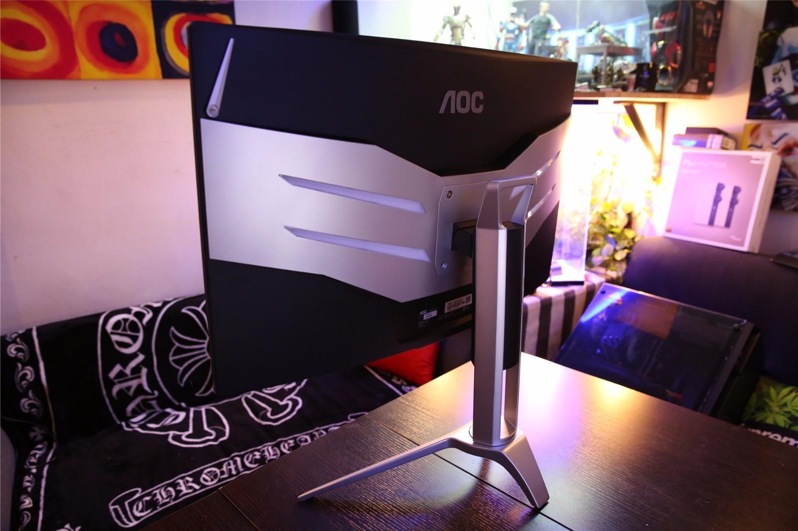 该说不说的这32寸144HZ显示器确实有点牛逼