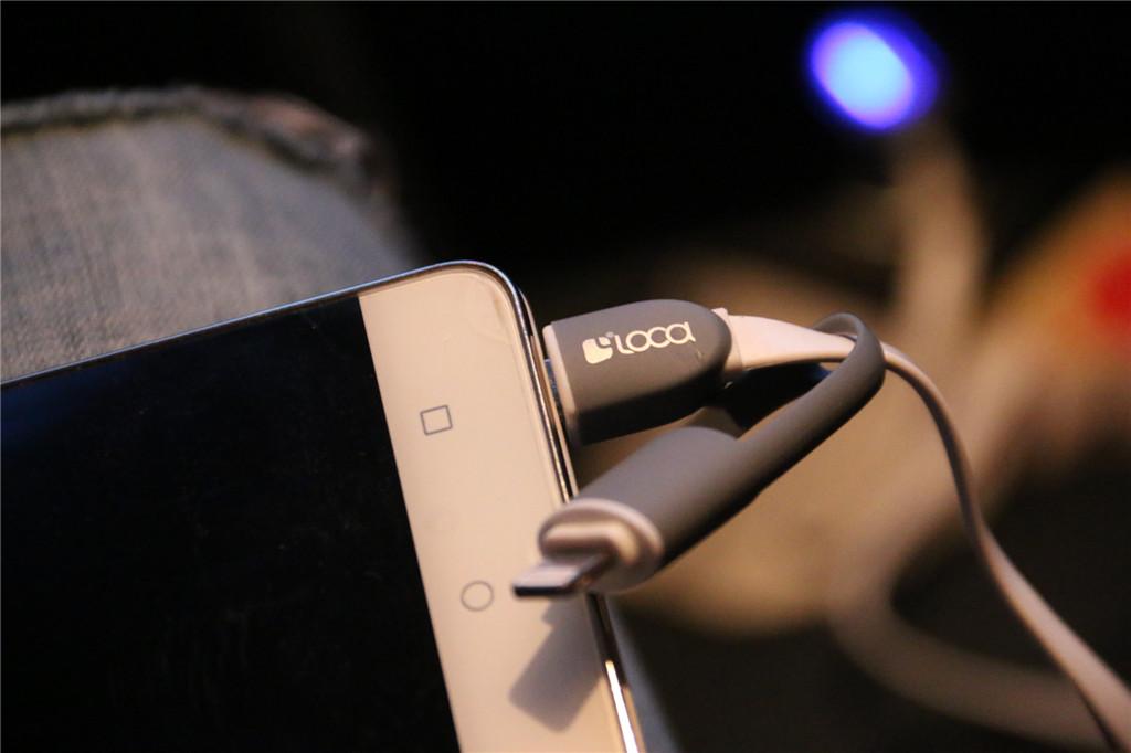 小身材解决车上充电苦恼:loca车充体验 小身材解决车上充电苦恼:loca车充体验