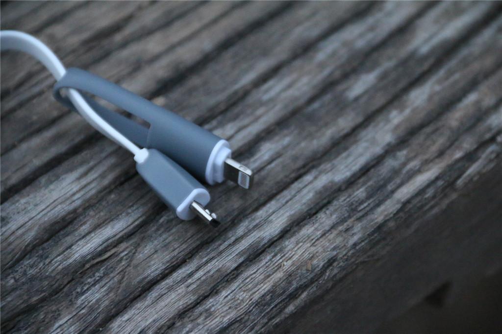 小身材解决车上充电苦恼:loca车充体验 小身材解决车上充电苦恼:loca车充体验