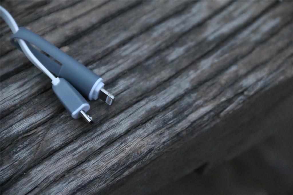 小身材解决车上充电苦恼:loca车充体验 小身材解决车上充电苦恼:loca车充体验