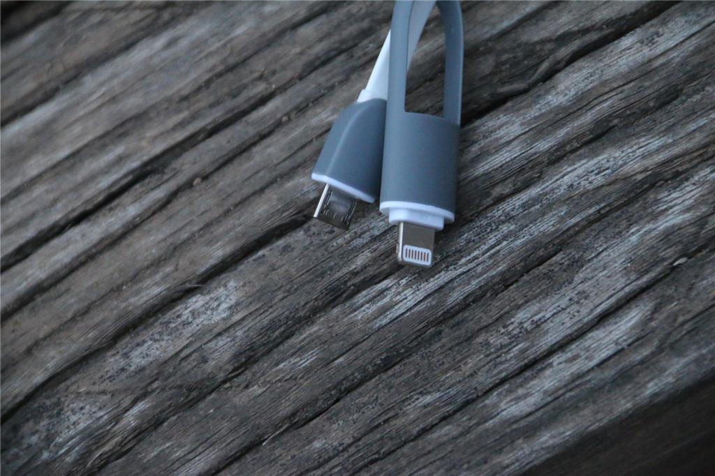 小身材解决车上充电苦恼:loca车充体验 小身材解决车上充电苦恼:loca车充体验