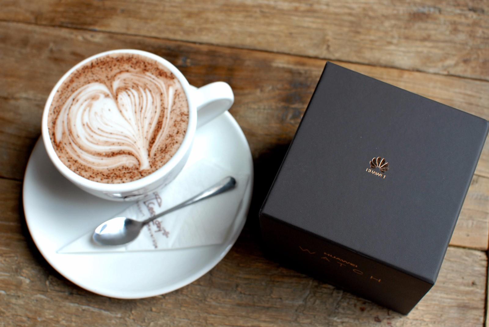 极智尊享,彰显荣耀-HUAWEI WATCH智能手表