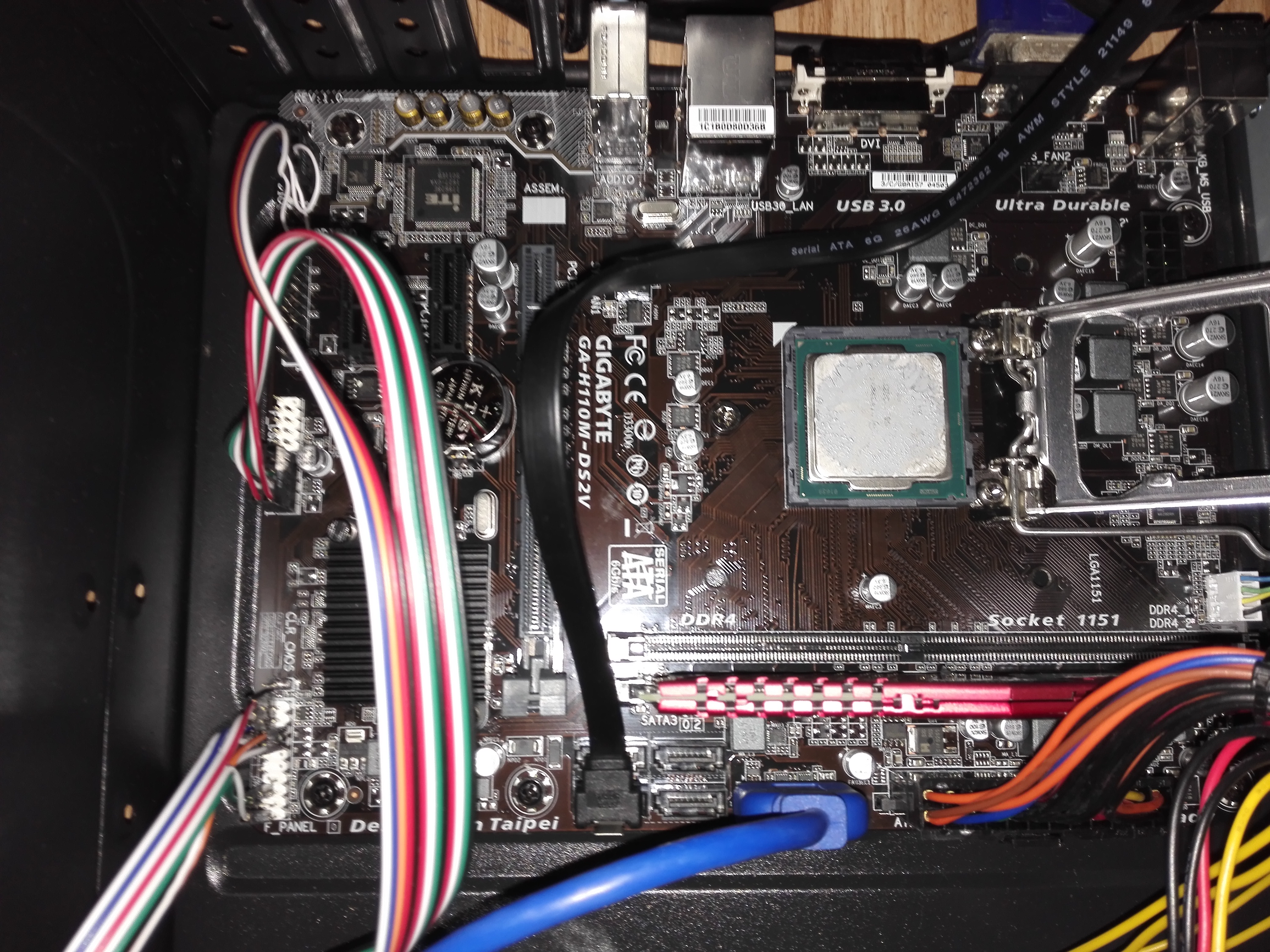 自己在京东上买了零件想组装电脑,结果悲剧了