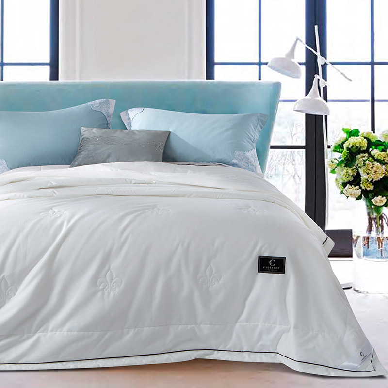 Kang Xin is the core of cotton skin-friendly breathable summer cool thin quilt cotton satin fabric washable blue gray 200230cm