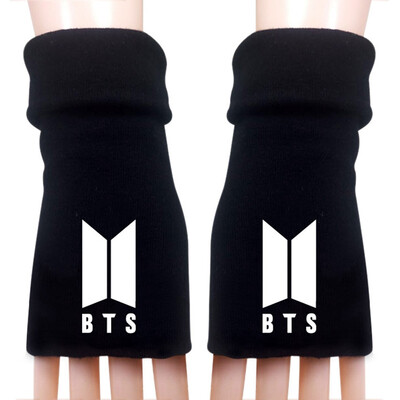 KPOP BTS EXO GOT7 TWICE SEVENTEEN WANNA ONE Same Gloves Five-finger Half-finger Knitted Gloves
KPOP BTS EXO GOT7 TWICE SEVENTEEN WANNA ONE Same Gloves Five-finger Half-finger Knitted Gloves