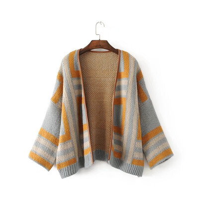 Autumnwinter 2018 Korean v-neck geometric pattern sweater cardigan loose short style cape large-size knitted sweater
Autumnwinter 2018 Korean v-neck geometric pattern sweater cardigan loose short style cape large-size knitted sweater
