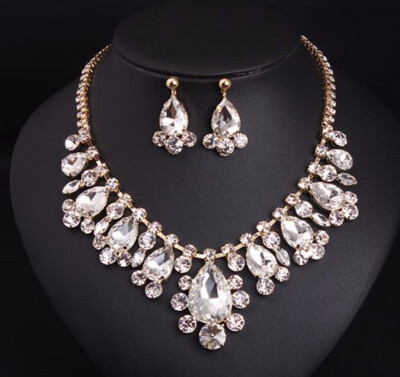 new nice America brand temperament gem brief paragraph clavicle necklace dinner set female high-grade fashion accessories
new nice America brand temperament gem brief paragraph clavicle necklace dinner set female high-grade fashion accessories