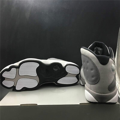 13 Atmosphere Grey White-University Red-Black Men Basketball Shoes High Quality New Style 13s Mens Designer Sports Sneaker with bo
13 Atmosphere Grey White-University Red-Black Men Basketball Shoes High Quality New Style 13s Mens Designer Sports Sneaker with bo