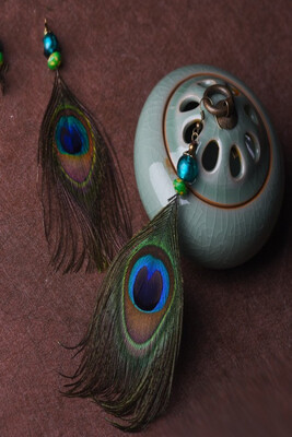Ethnic glazed Peacock Feather Earrings originally designed to retro-sell hand-made earrings earrings
Ethnic glazed Peacock Feather Earrings originally designed to retro-sell hand-made earrings earrings