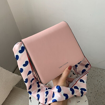 French small bag female 2019 new wave of high-end sense of the Korean version of the wild single shoulder slung fashion small square bag
French small bag female 2019 new wave of high-end sense of the Korean version of the wild single shoulder slung fashion small square bag