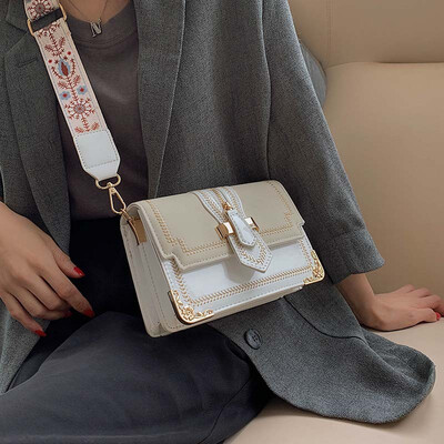 On the new chic retro bag female 2019 new Korean version of the fashion wild scrub wide shoulder slung small square bag
On the new chic retro bag female 2019 new Korean version of the fashion wild scrub wide shoulder slung small square bag