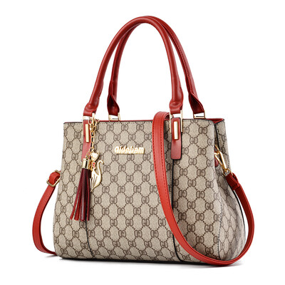 Womens bag fashion shoulder Messenger bag Korean version of Joker middle-aged woman portable mother Bao Xia
Womens bag fashion shoulder Messenger bag Korean version of Joker middle-aged woman portable mother Bao Xia