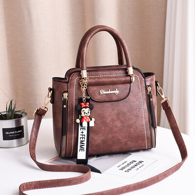 Summer womens bag new single shoulder bag temperament pure color leisure large capacity Korean version 100 lap handheld oblique b
Summer womens bag new single shoulder bag temperament pure color leisure large capacity Korean version 100 lap handheld oblique b