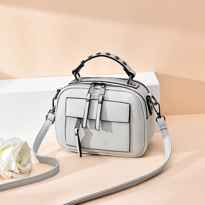 2019 new casual single shoulder diagonal small bag Korean version of the fresh fashion womens bag small square package cross-border
2019 new casual single shoulder diagonal small bag Korean version of the fresh fashion womens bag small square package cross-border