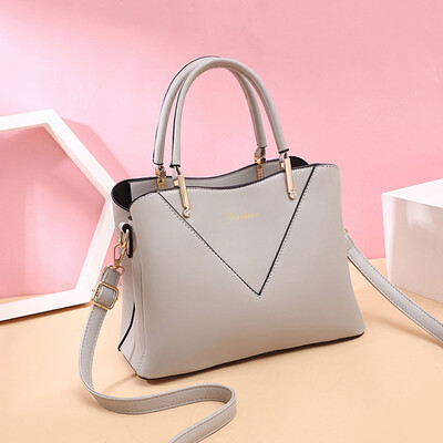 Female bag 2019 new bag female elegant stereotype fashion handbags European&American Messenger shoulder bag
Female bag 2019 new bag female elegant stereotype fashion handbags European&American Messenger shoulder bag