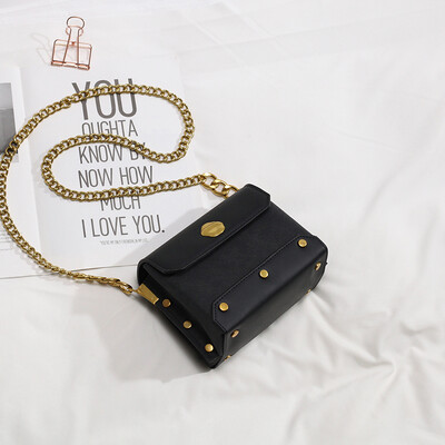 Chic retro chain bag fashion leisure sanding womens bag new 2019 small square bag single shoulder bag oblique satchel bag
Chic retro chain bag fashion leisure sanding womens bag new 2019 small square bag single shoulder bag oblique satchel bag