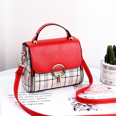 Handbag handbags new Korean fashion letter printing small square bag shoulder diagonal package fairy bag
Handbag handbags new Korean fashion letter printing small square bag shoulder diagonal package fairy bag