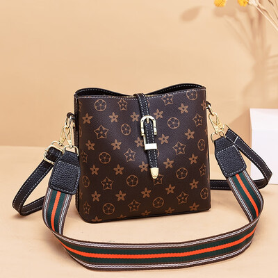 In summer the new womens fashion is full of handbags wide shoulders single shoulder bags oblique straddling womens bags
In summer the new womens fashion is full of handbags wide shoulders single shoulder bags oblique straddling womens bags