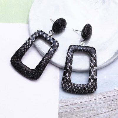 EK625 2019 New Big Round Drop Earrings for Women Punk Vintage Oversize Big Statement Earrings Snake Skin Party Jewelry Oorbellen
EK625 2019 New Big Round Drop Earrings for Women Punk Vintage Oversize Big Statement Earrings Snake Skin Party Jewelry Oorbellen
