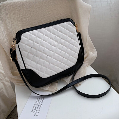 Small fragrance rhombic embroidered line bag female 2019 new Korean version of the wild single shoulder slung fashion large capacity small square bag
Small fragrance rhombic embroidered line bag female 2019 new Korean version of the wild single shoulder slung fashion large capacity small square bag