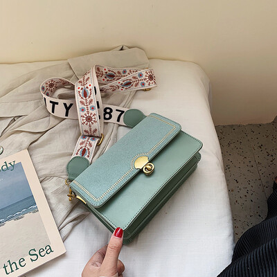 Qiao Bani 2019 new early autumn new Korean chic fashion frosted ribbon small square bag shoulder diagonal female bag
Qiao Bani 2019 new early autumn new Korean chic fashion frosted ribbon small square bag shoulder diagonal female bag