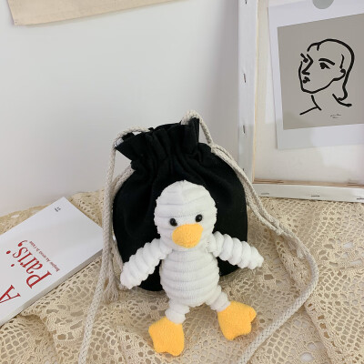 2019 new casual wild shoulder bag female fashion cartoon cute plush duckling slung canvas bucket bag
2019 new casual wild shoulder bag female fashion cartoon cute plush duckling slung canvas bucket bag