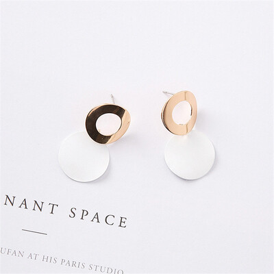 Minimalist Big Round Drop Earrings for Women Geometric Metal Paint Circle Dangle Earrings Trendy Party Jewelry Wholesale
Minimalist Big Round Drop Earrings for Women Geometric Metal Paint Circle Dangle Earrings Trendy Party Jewelry Wholesale