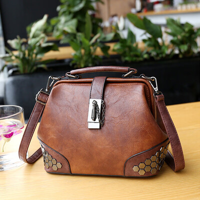 Women Handbag Leather Small Doctor Bag Women Shoulder Bag Female Crossbody Handbag Lock Chain Rivets Girls Vintage Women Bags
Women Handbag Leather Small Doctor Bag Women Shoulder Bag Female Crossbody Handbag Lock Chain Rivets Girls Vintage Women Bags
