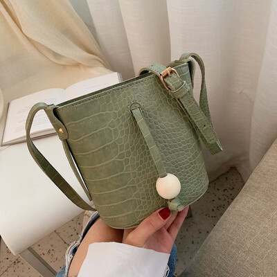 Textured crocodile pattern small bag foreign gas handbag new fashion pop bucket bag shoulder Messenger bag
Textured crocodile pattern small bag foreign gas handbag new fashion pop bucket bag shoulder Messenger bag