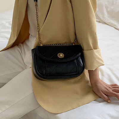 Small bag female 2019 autumn new Korean version of the tide small fresh wild shoulder slung fashion rhombic chain bag
Small bag female 2019 autumn new Korean version of the tide small fresh wild shoulder slung fashion rhombic chain bag