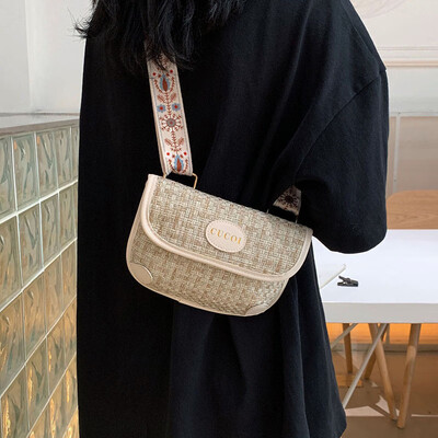 Foreign air small bag female 2019 new Korean fashion casual chest bag wild wide shoulder strap shoulder Messenger bag pocket
Foreign air small bag female 2019 new Korean fashion casual chest bag wild wide shoulder strap shoulder Messenger bag pocket
