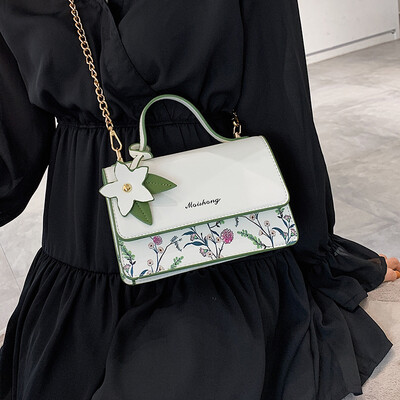 Female bag 2019 new fashion flower handbag summer small fresh messenger bag wild ins net red small bag
Female bag 2019 new fashion flower handbag summer small fresh messenger bag wild ins net red small bag