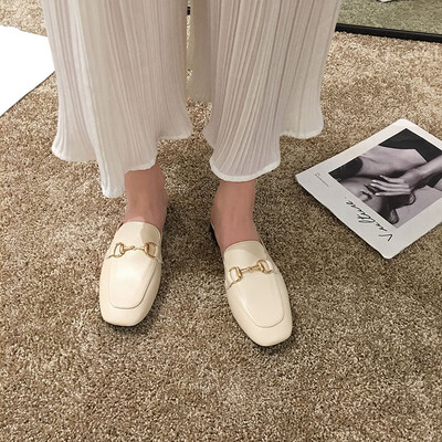 Net Red Rough-heeled Sandals for Women Wearing Summer-style Korean-style Metal Button Half-slippers Baotou ins Chao Muller Shoes
Net Red Rough-heeled Sandals for Women Wearing Summer-style Korean-style Metal Button Half-slippers Baotou ins Chao Muller Shoes