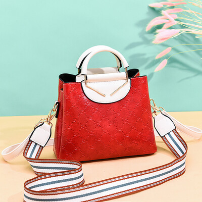 Womens bag fashion handbag simple texture slant bag summer air one shoulder mother one shoulder one shoulder
Womens bag fashion handbag simple texture slant bag summer air one shoulder mother one shoulder one shoulder