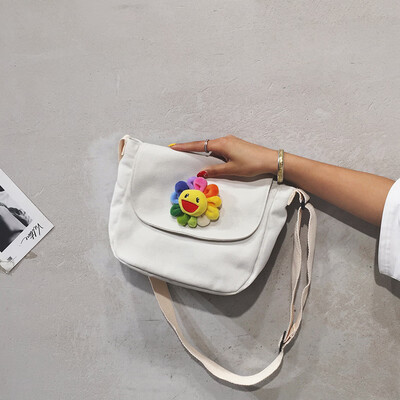 Small fresh sun flower Messenger bag female tide wild bag bag ins Japanese girl shoulder canvas messenger bag
Small fresh sun flower Messenger bag female tide wild bag bag ins Japanese girl shoulder canvas messenger bag
