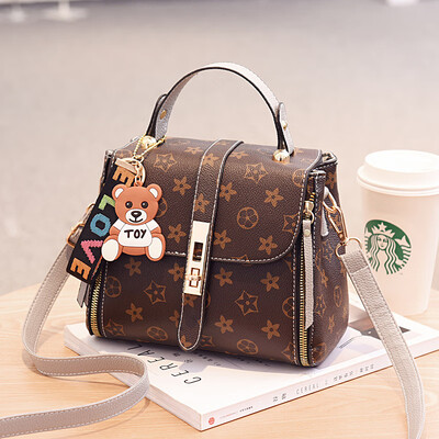2019 spring new womens bag small square bag handbag Korean version of the shoulder bag cool tide Messenger bag
2019 spring new womens bag small square bag handbag Korean version of the shoulder bag cool tide Messenger bag