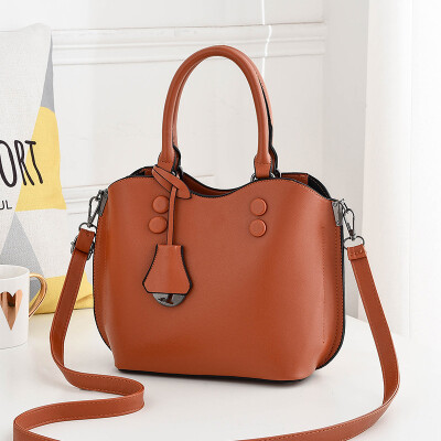 2019 new elegant fashion trend handbag rivet fashion handbags Europe&the United States big bag shoulder bag
2019 new elegant fashion trend handbag rivet fashion handbags Europe&the United States big bag shoulder bag
