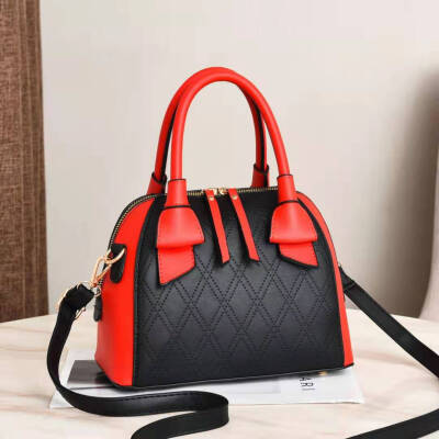 2019 summer new one-shoulder handbags Europe&the United States elegant fashion pu leather ladies handbag Messenger bag
2019 summer new one-shoulder handbags Europe&the United States elegant fashion pu leather ladies handbag Messenger bag
