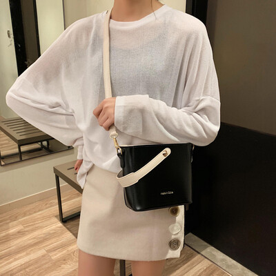 Qiao Bani 2019 new Korean fashion Dongdaemun simple contrast color handbag shoulder diagonal trend female bag
Qiao Bani 2019 new Korean fashion Dongdaemun simple contrast color handbag shoulder diagonal trend female bag