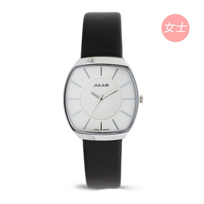 New couple watches A pair of Korean waterproof fashion student watches square belt womens watches
New couple watches A pair of Korean waterproof fashion student watches square belt womens watches