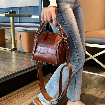 French small texture bag female 2019 new fashion bucket bag crocodile pattern wild shoulder slung small square bag
French small texture bag female 2019 new fashion bucket bag crocodile pattern wild shoulder slung small square bag