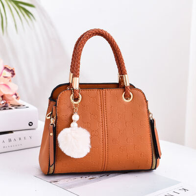 Ladies bag 2019 new fashion single shoulder Messenger bag PU leather wild small bag handbag female bag simple Korean version
Ladies bag 2019 new fashion single shoulder Messenger bag PU leather wild small bag handbag female bag simple Korean version