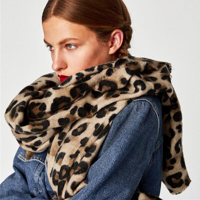 New Fashion Women Scarf Leopard Print Long Wool Shawl Faux Cashmere Scarves Pashmina Neckerchief
New Fashion Women Scarf Leopard Print Long Wool Shawl Faux Cashmere Scarves Pashmina Neckerchief