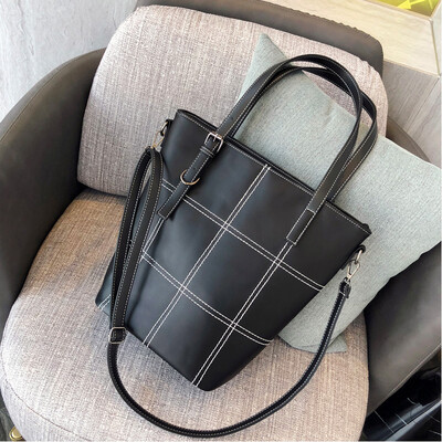 2019 autumn new fashion Hong Kong style retro simple 100 build large capacity single shoulder bag oblique carry handbag
2019 autumn new fashion Hong Kong style retro simple 100 build large capacity single shoulder bag oblique carry handbag