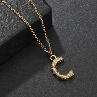 New Alloy Necklace Creative Design Simple Female Letters Pearl Pendant Necklace Jewelry Beautiful Romantic Wedding Party
New Alloy Necklace Creative Design Simple Female Letters Pearl Pendant Necklace Jewelry Beautiful Romantic Wedding Party