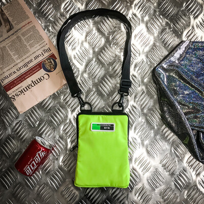 Street trend vertical fluorescent color small square bag men&women sports casual shoulder Messenger bag Oxford cloth
Street trend vertical fluorescent color small square bag men&women sports casual shoulder Messenger bag Oxford cloth