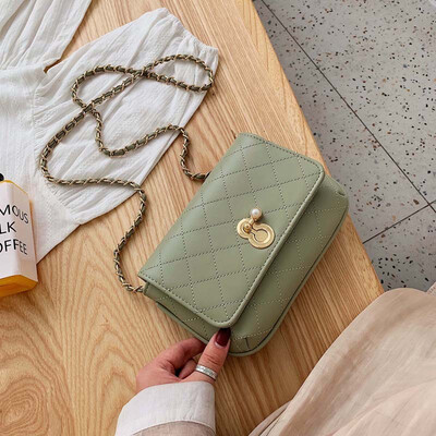 Small bag female new Korean version of the shoulder Messenger bag simple wild rhombic chain small square bag
Small bag female new Korean version of the shoulder Messenger bag simple wild rhombic chain small square bag